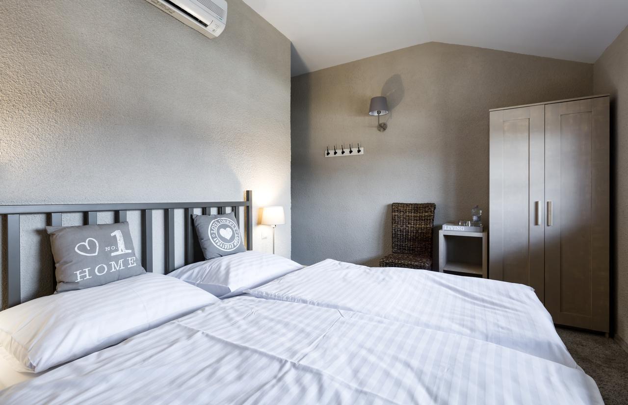 Aparthotel Za Murem 3*